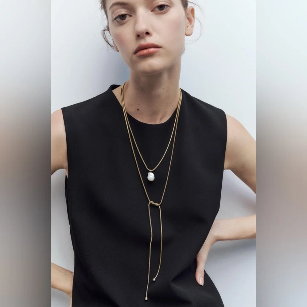 🌹NWT. Zara Golden Faux Pearl Long snake chain necklace.